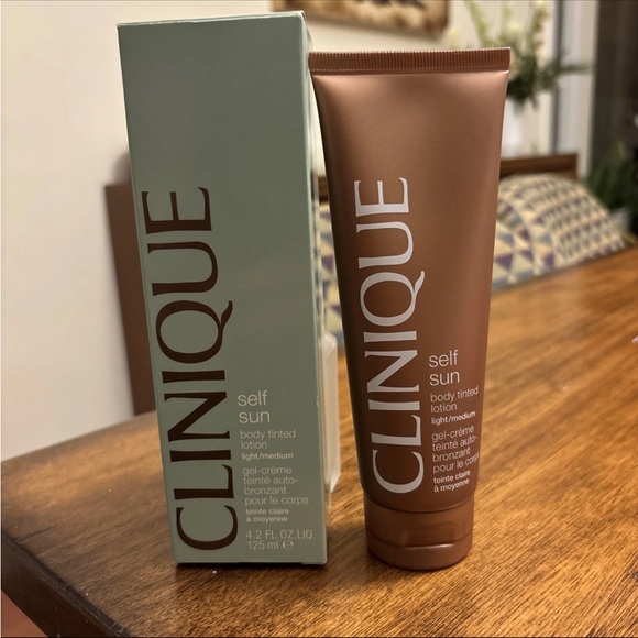 Clinique Self Sun Body Tinted Lotion Light/Medium 4.2 Fl. Oz. Sealed Disconti